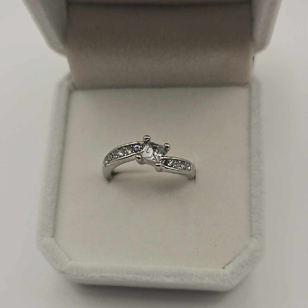 Source Unknown Silver And Diamond Gemstone Ring With Diamond Accents
